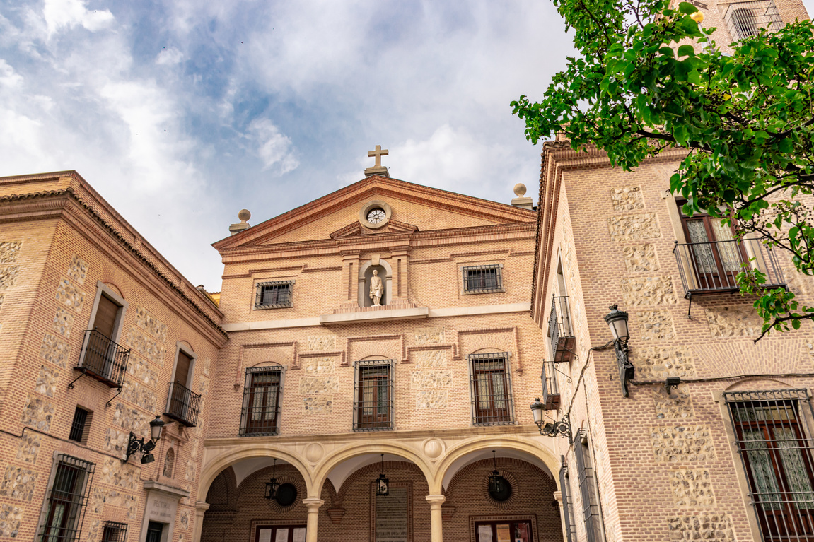 Fachada da Iglesia de San Ginés, em Madri